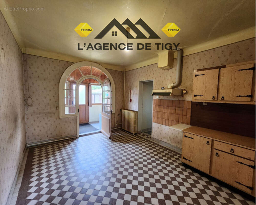 Maison à NEUVY-EN-SULLIAS