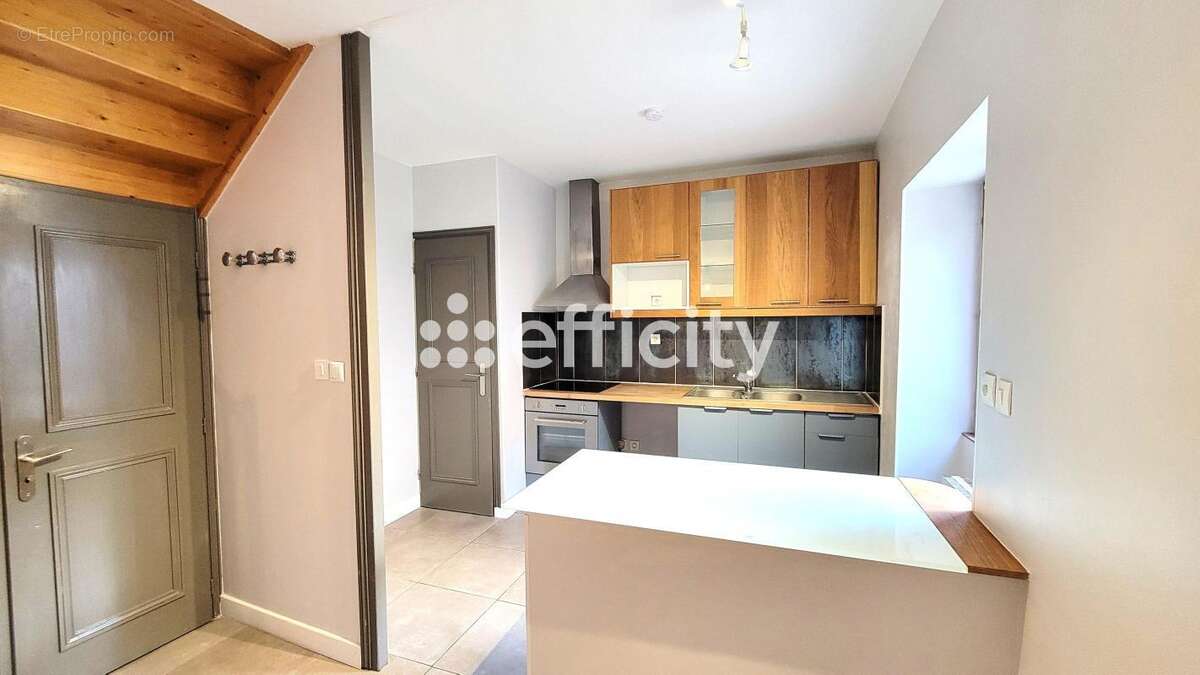 Maison à COLLONGES-AU-MONT-D'OR