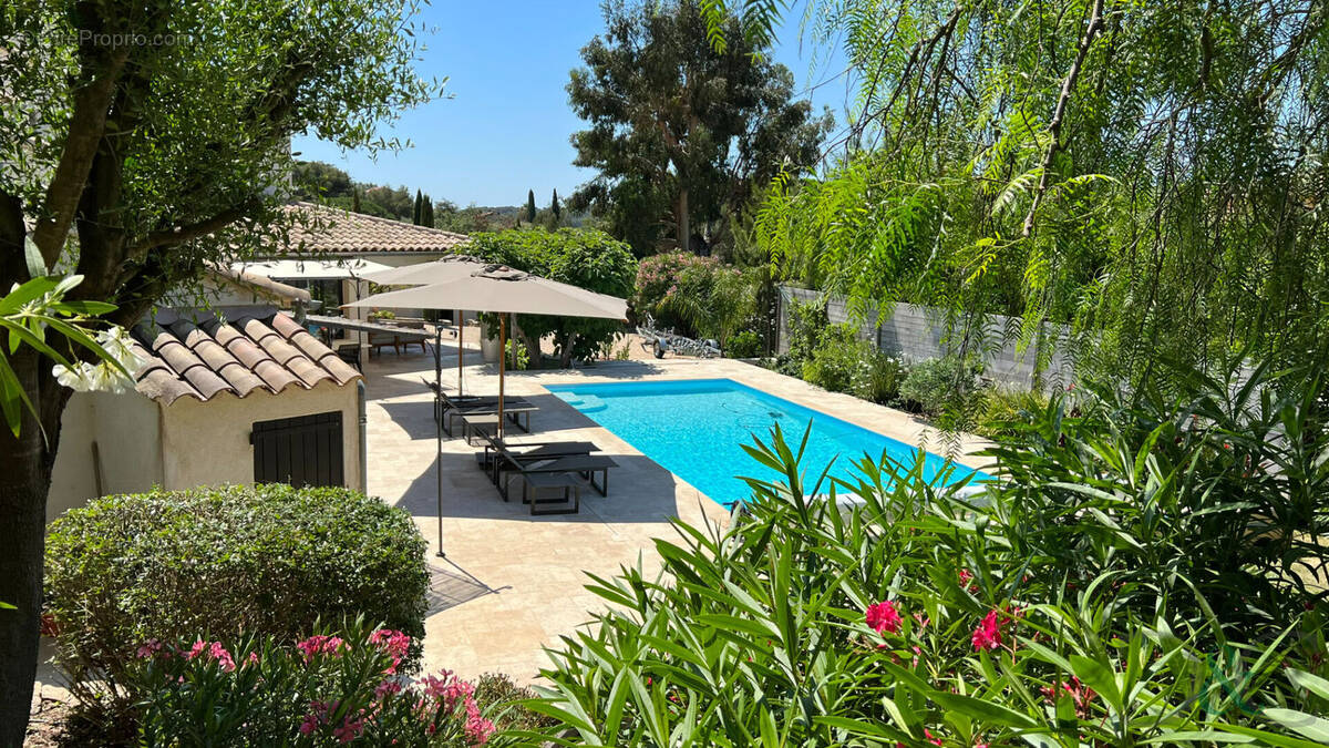 Maison à BORMES-LES-MIMOSAS