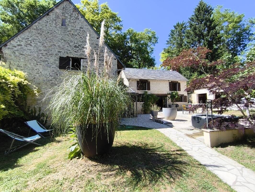 Maison à VALLANGOUJARD