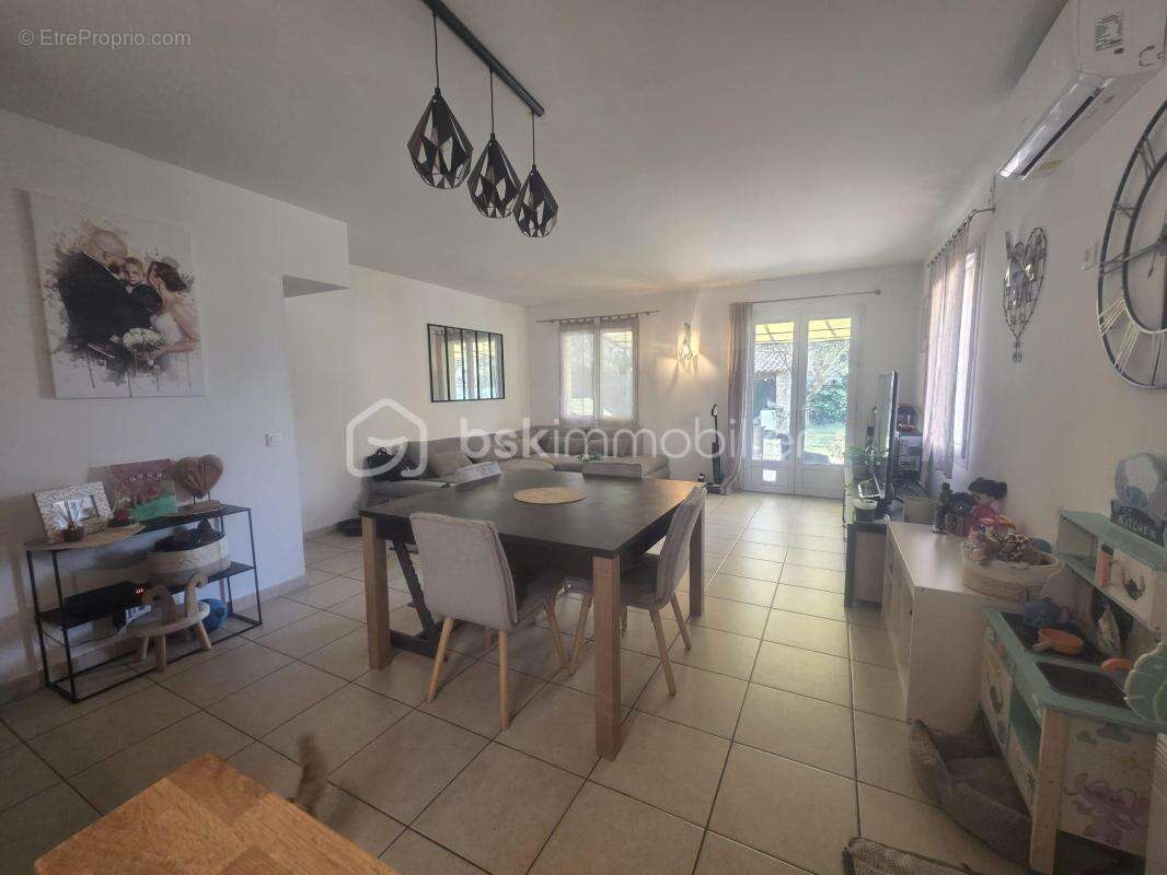 Maison à LA BASTIDE-DES-JOURDANS