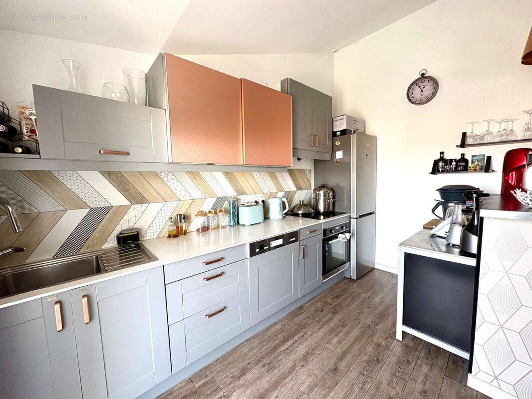 Appartement à PUGET-SUR-ARGENS