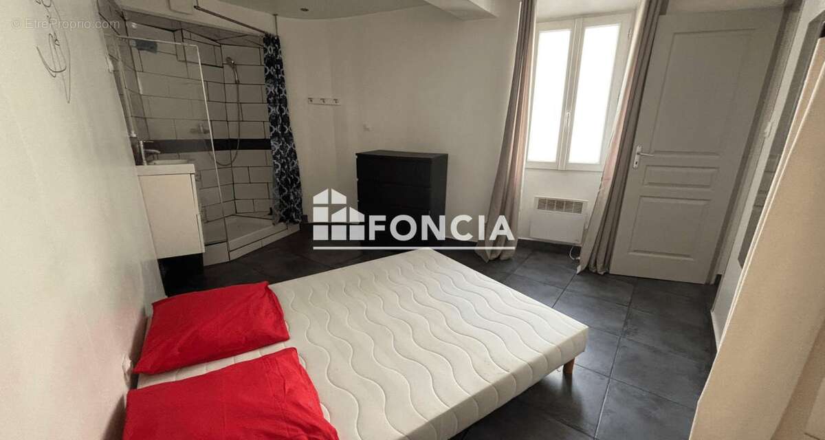 Appartement à SOLLIES-PONT