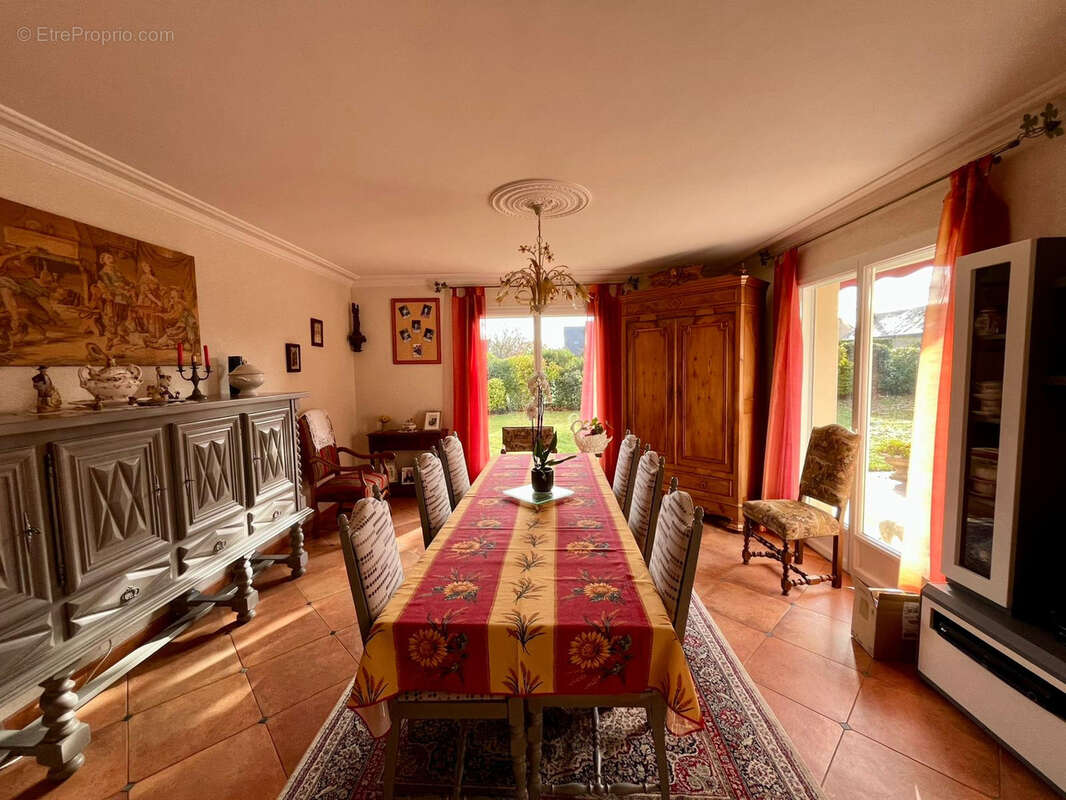 Maison à SAINT-LEGER-DES-BOIS