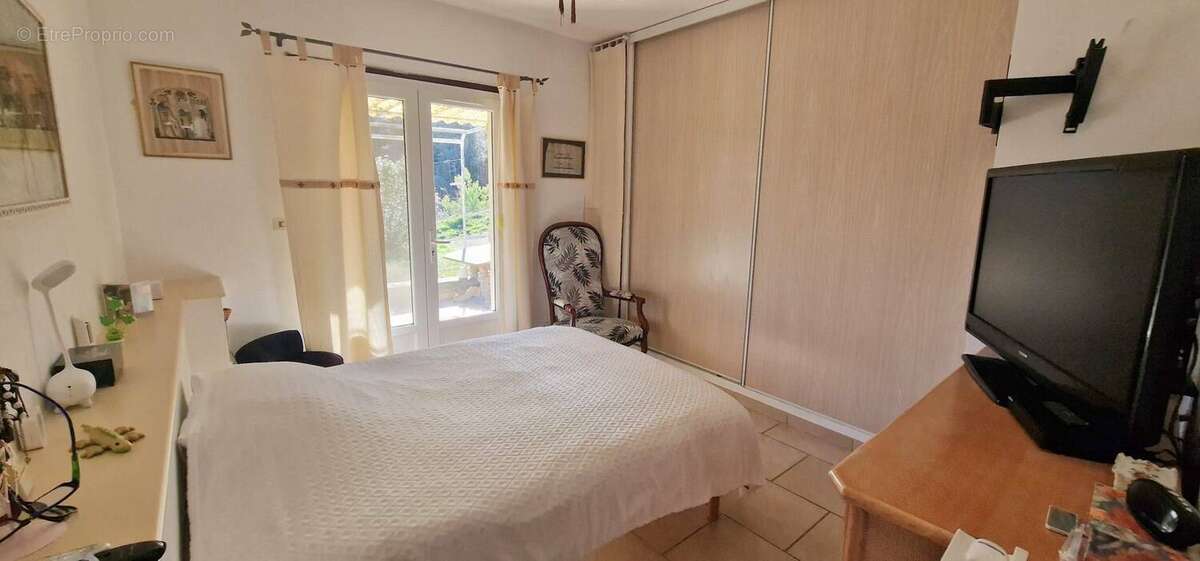 Autre à ROQUEBRUNE-SUR-ARGENS