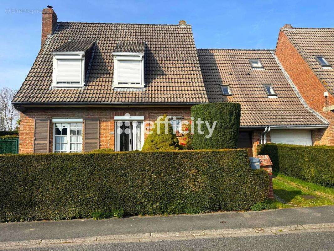 Maison à VENDEVILLE