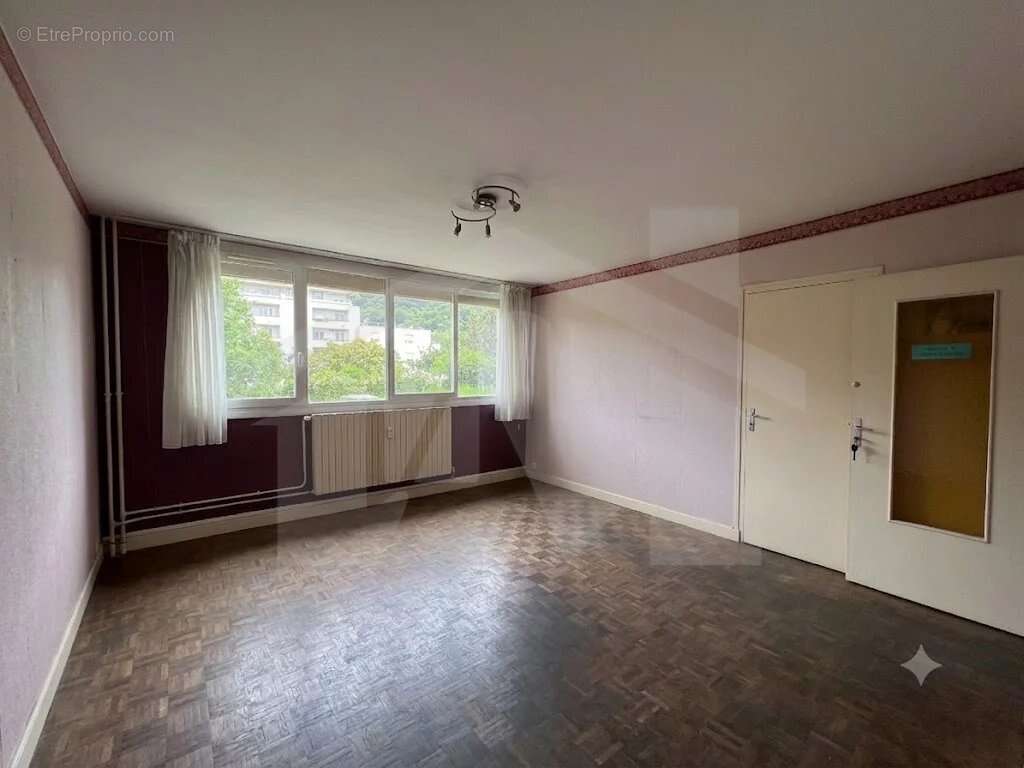 Appartement à SEYSSINET-PARISET