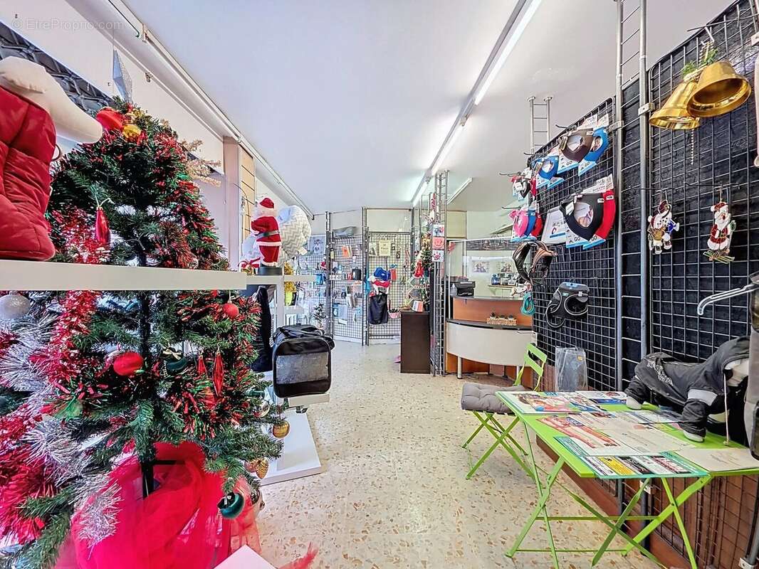 Exclusivite - fond de commerce centre ville d'antibes et belle vitrine ! - photo 7