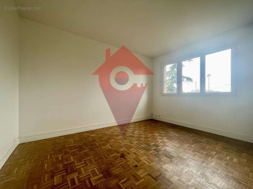 Appartement à FRESNES