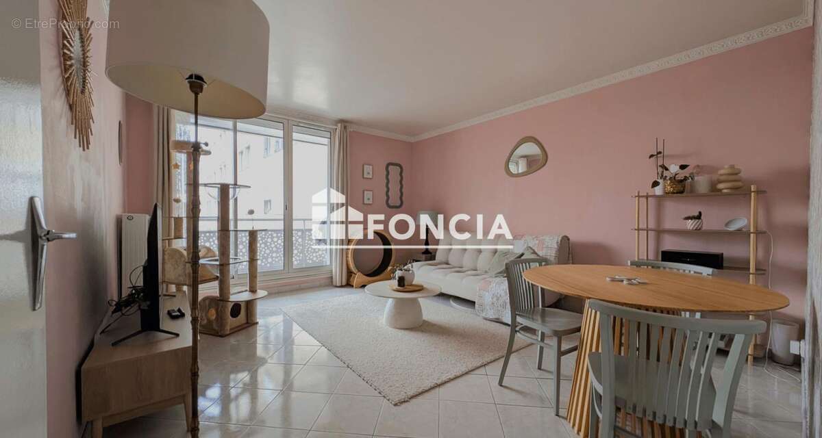 Appartement à CHILLY-MAZARIN