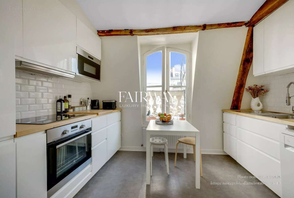 Appartement à PARIS-8E