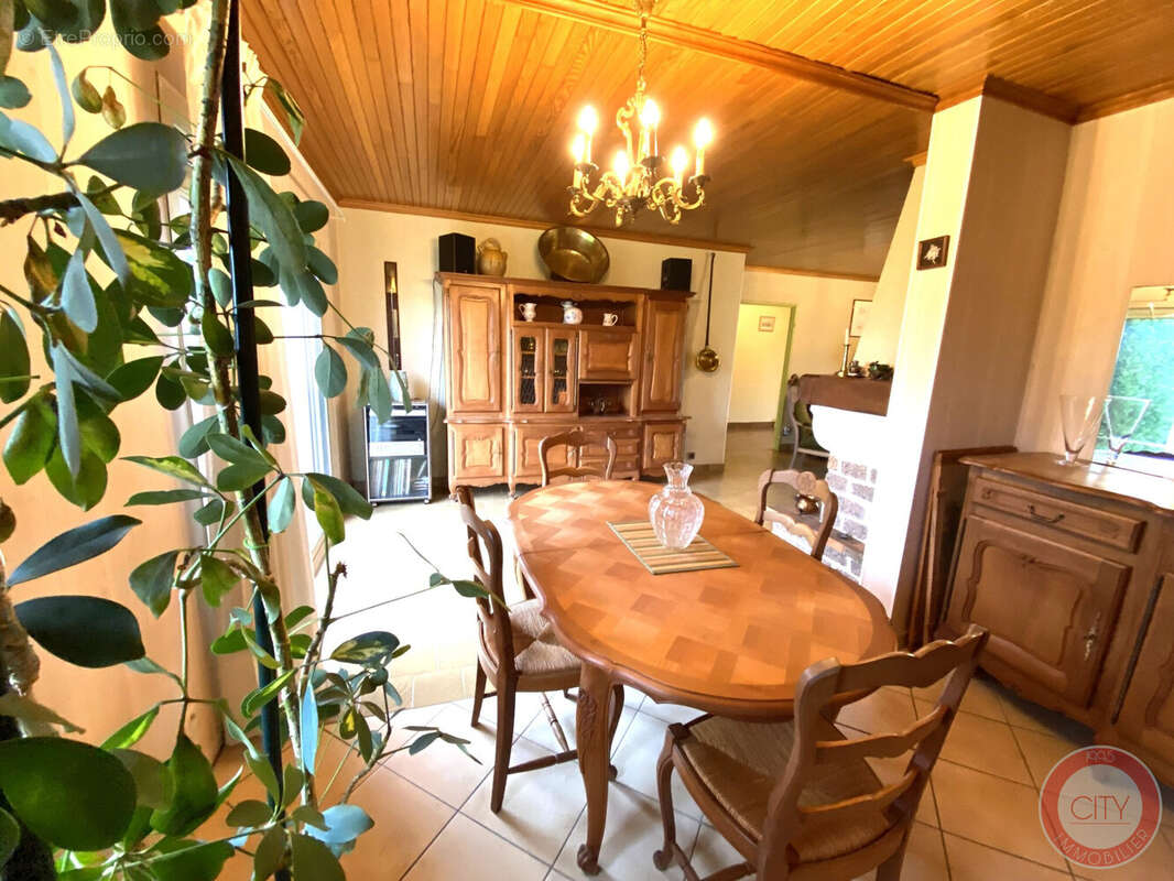 Maison à CARBON-BLANC