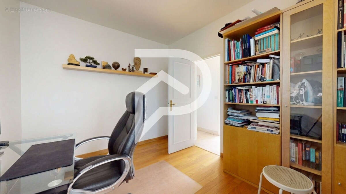 RARE - Coeur de Marly-le-Roi maison familiale de 6 chambres avec double séjour, jardin, garage - photo 17