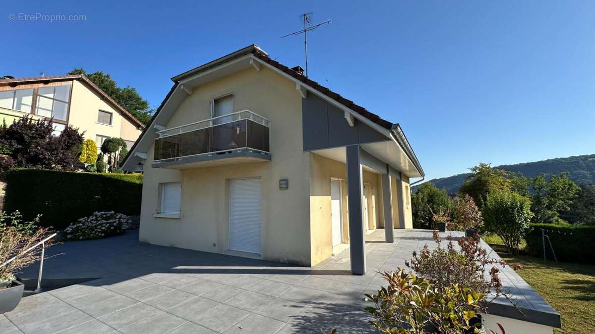 Maison à PONT-DE-ROIDE