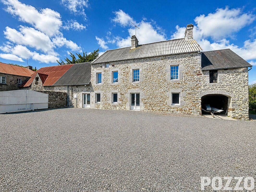 Maison à REGNEVILLE-SUR-MER