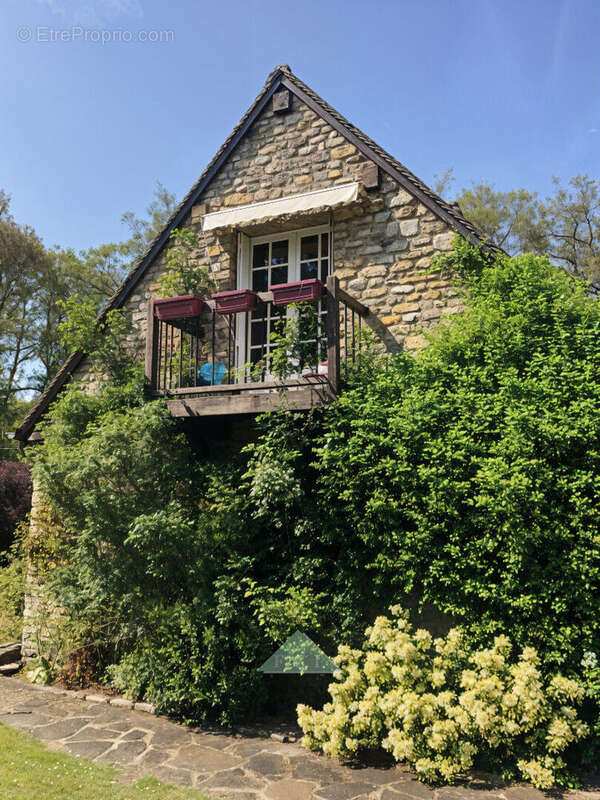 Maison à HOUDAN