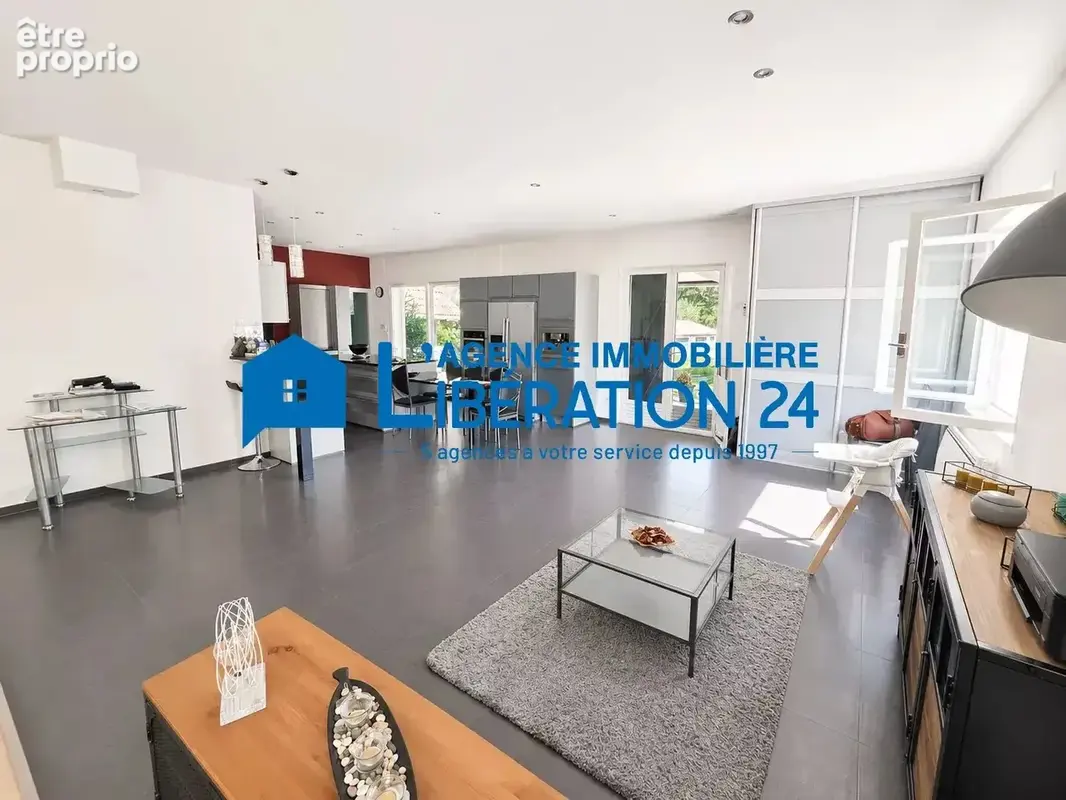 MAISON de 213m² de plain pied piscine sur 2600m² - photo 5