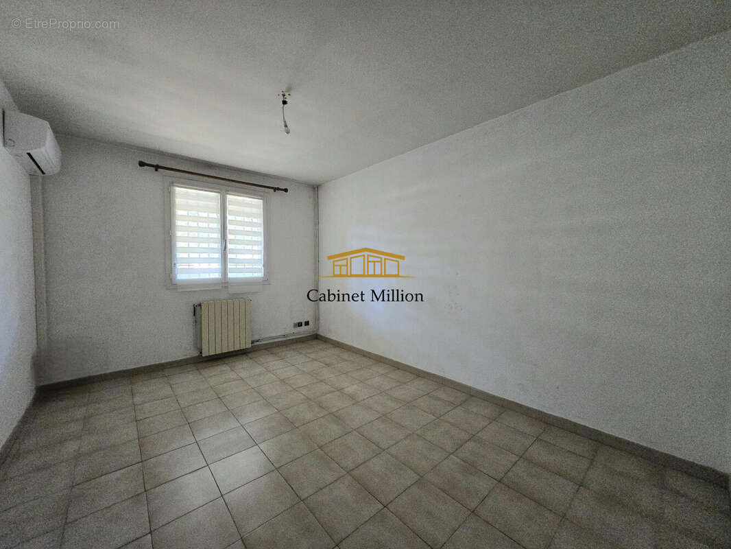 Maison à VIC-LA-GARDIOLE