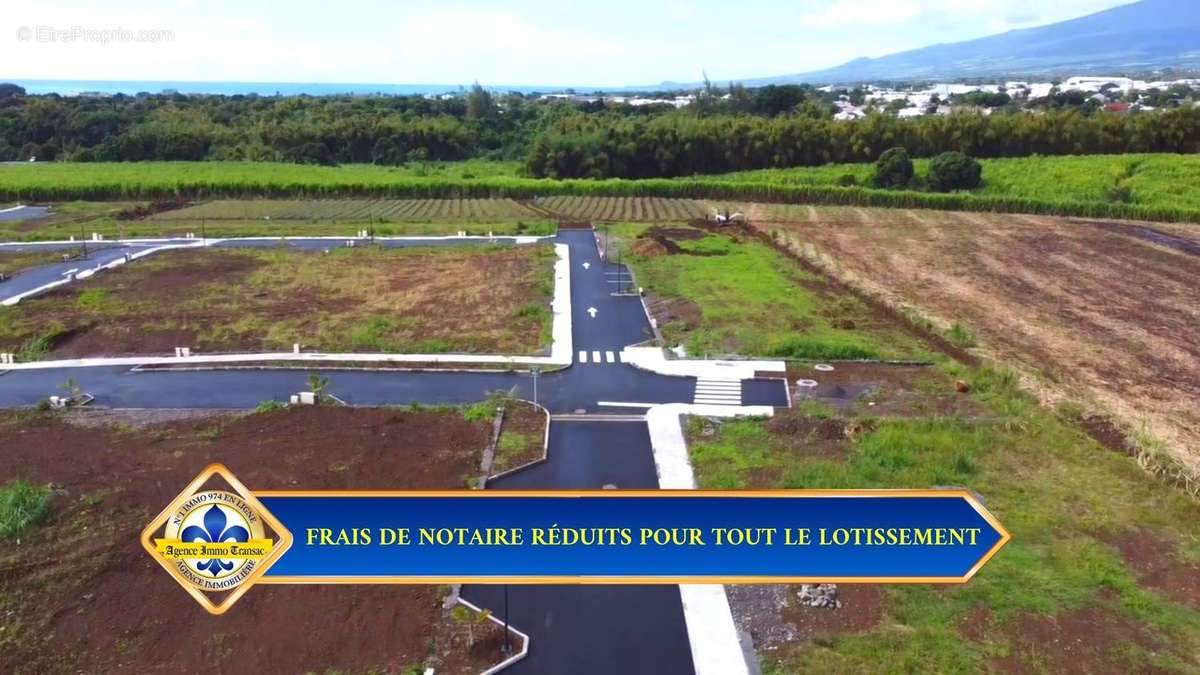 Terrain à SAINT-BENOIT