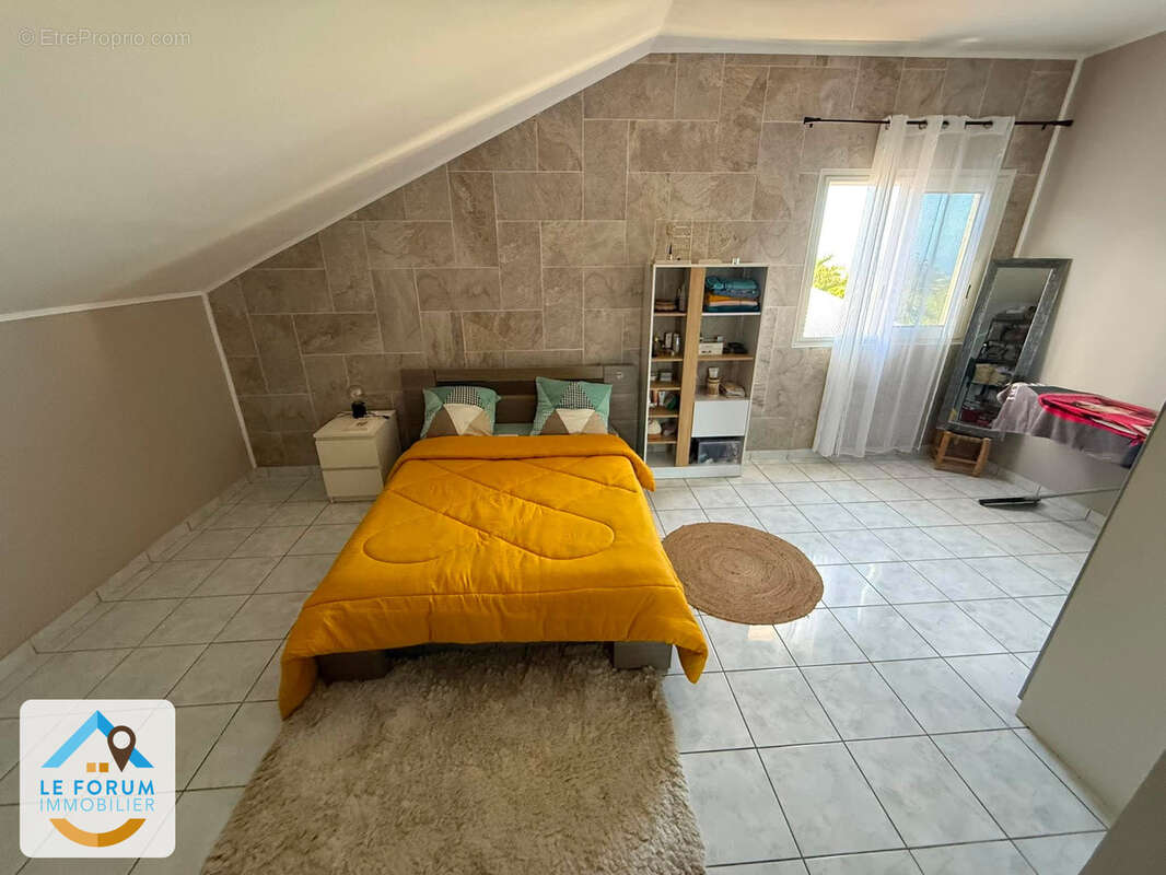 Saint pierre 97410 - villa à étage - beaux volumes - fort potentiel - belle vue - quartier calme - photo 5