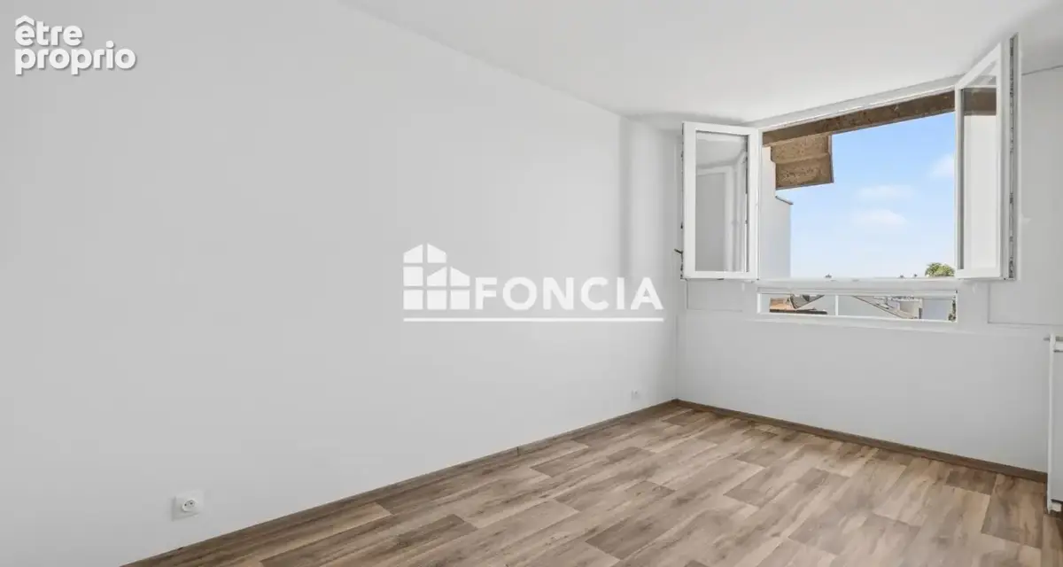 Opportunité : appartement T3 rénové avec balcon et parking, avenue Carnot à Trappes, aux portes de la gare - photo 6