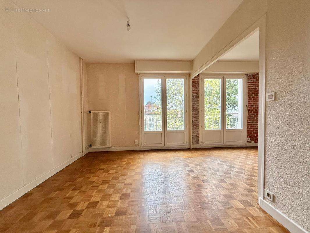 Appartement à CHENOVE