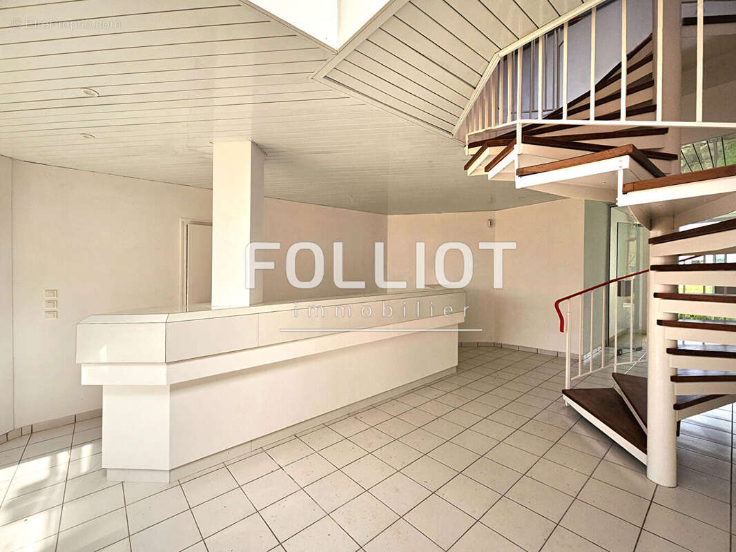 Commerce à DOUVRES-LA-DELIVRANDE