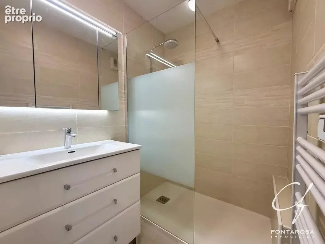 Fréjus – Secteur Hôpital - Appartement 2 pièces avec balcon, parking et cave - photo 10