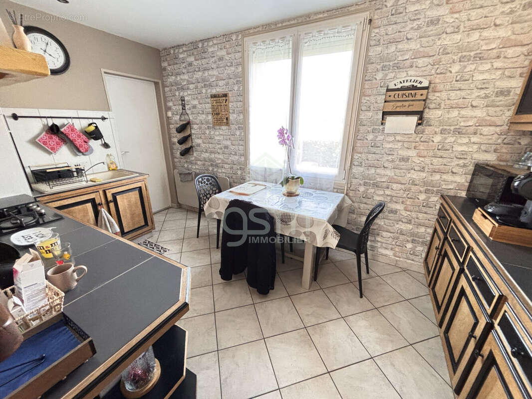 Maison à SAINTE-MAURE-DE-TOURAINE