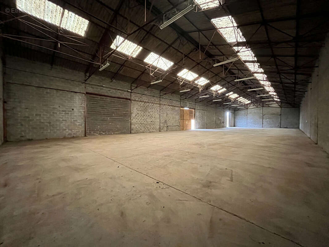 Commerce à CERCY-LA-TOUR