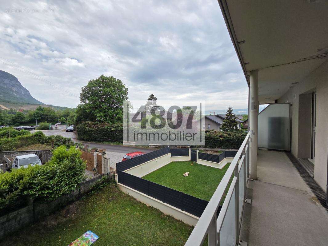 Appartement à ETREMBIERES