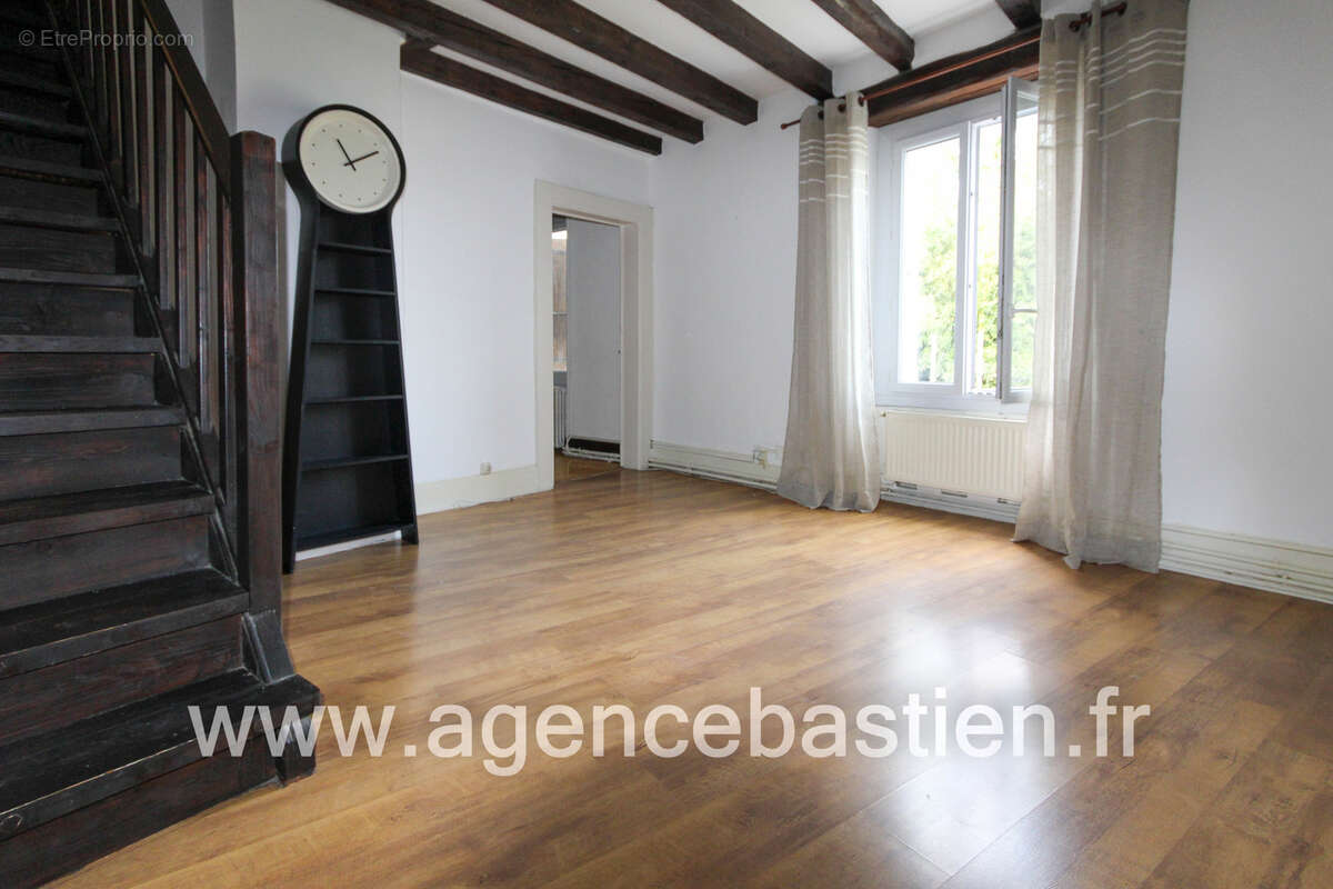 Maison à DIVONNE-LES-BAINS