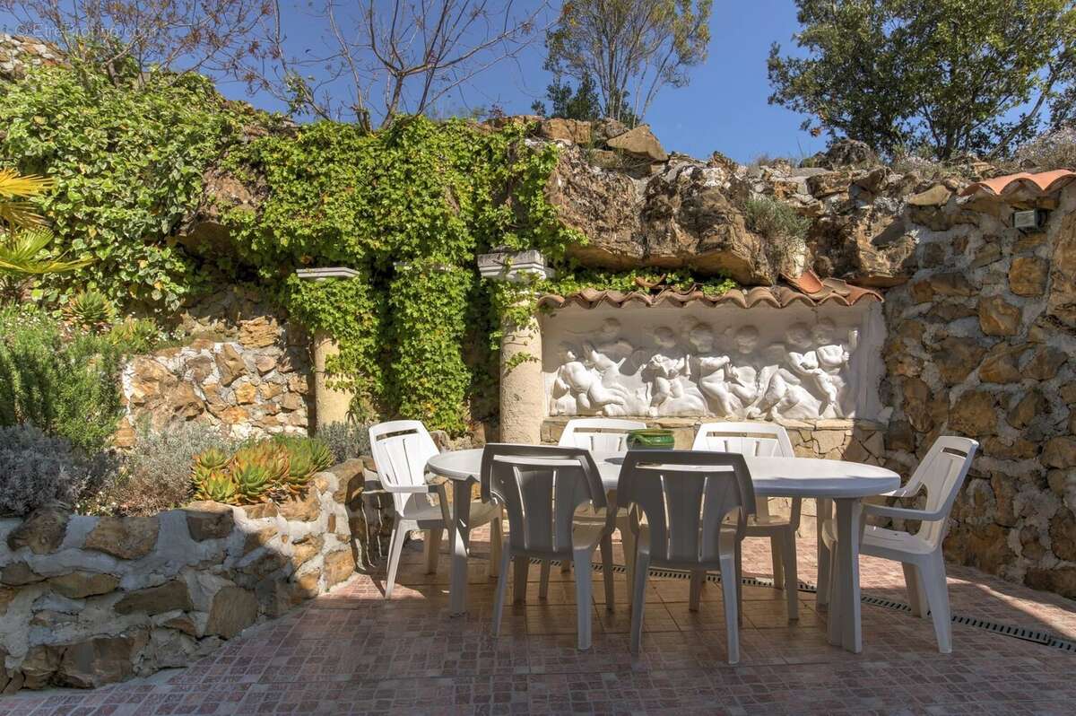 Maison à PIERREFEU