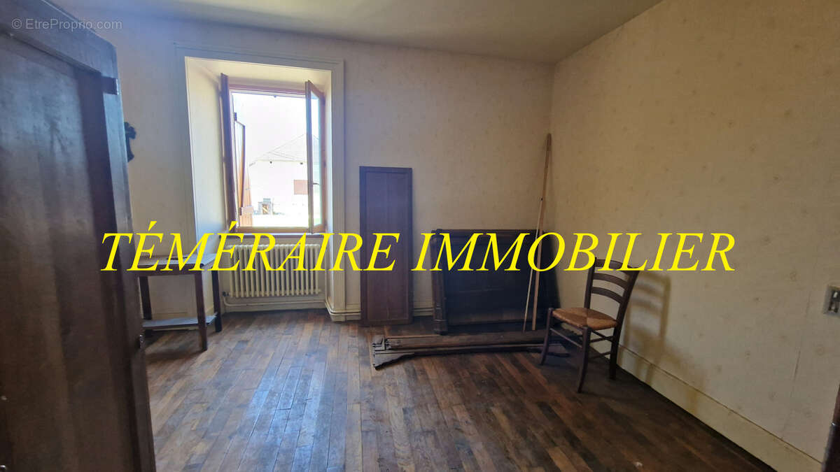 Maison à MONT-SUR-MONNET