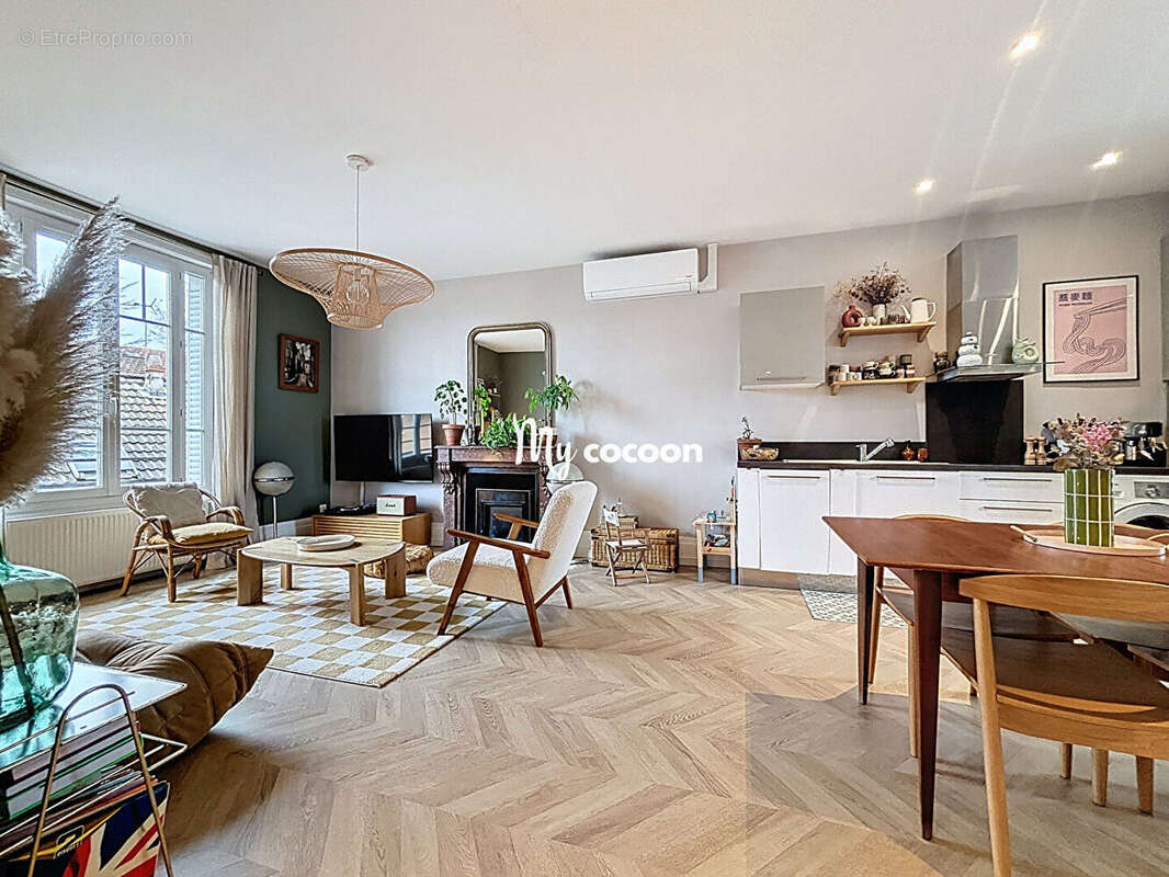 Appartement à RILLIEUX-LA-PAPE