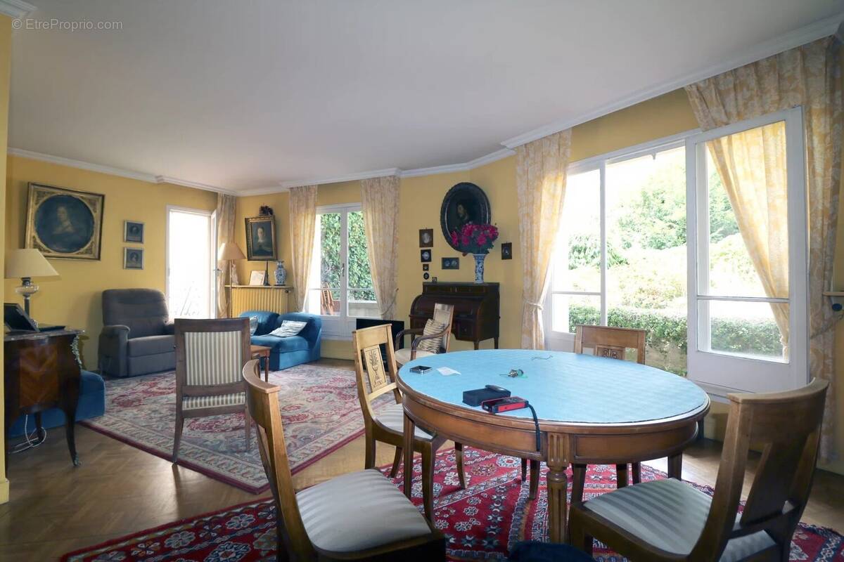 Appartement à VERSAILLES