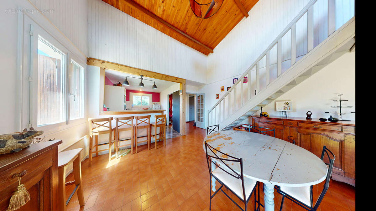 Maison de type 6 sur une parcelle de 3689m2 - photo 14
