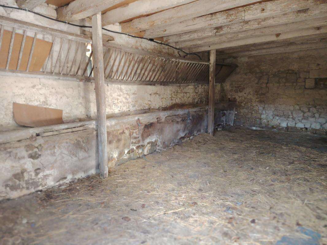 Maison à DANGE-SAINT-ROMAIN