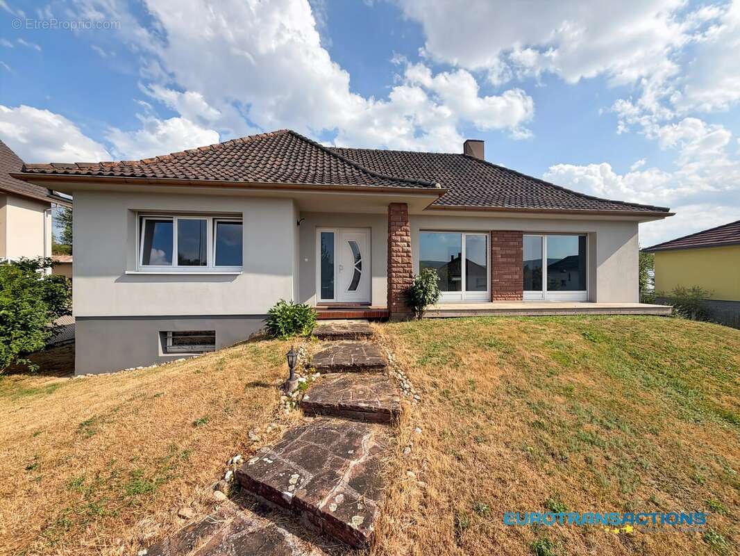 Villa de Plain-pied de 176m² sur 9,80 ares - photo 2