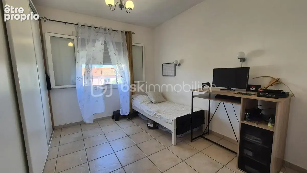 A vendre maison de ville 3 faces de 138m² sur terrain de 250m² a elne - centre ville - cinq chambres - garage exceptionnel - ver - photo 10