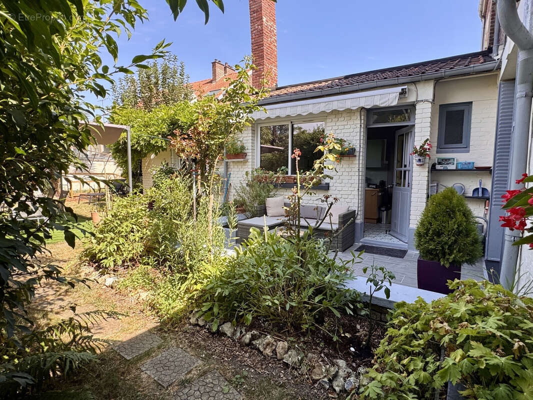Henriville - Garage & Jardin - photo 11