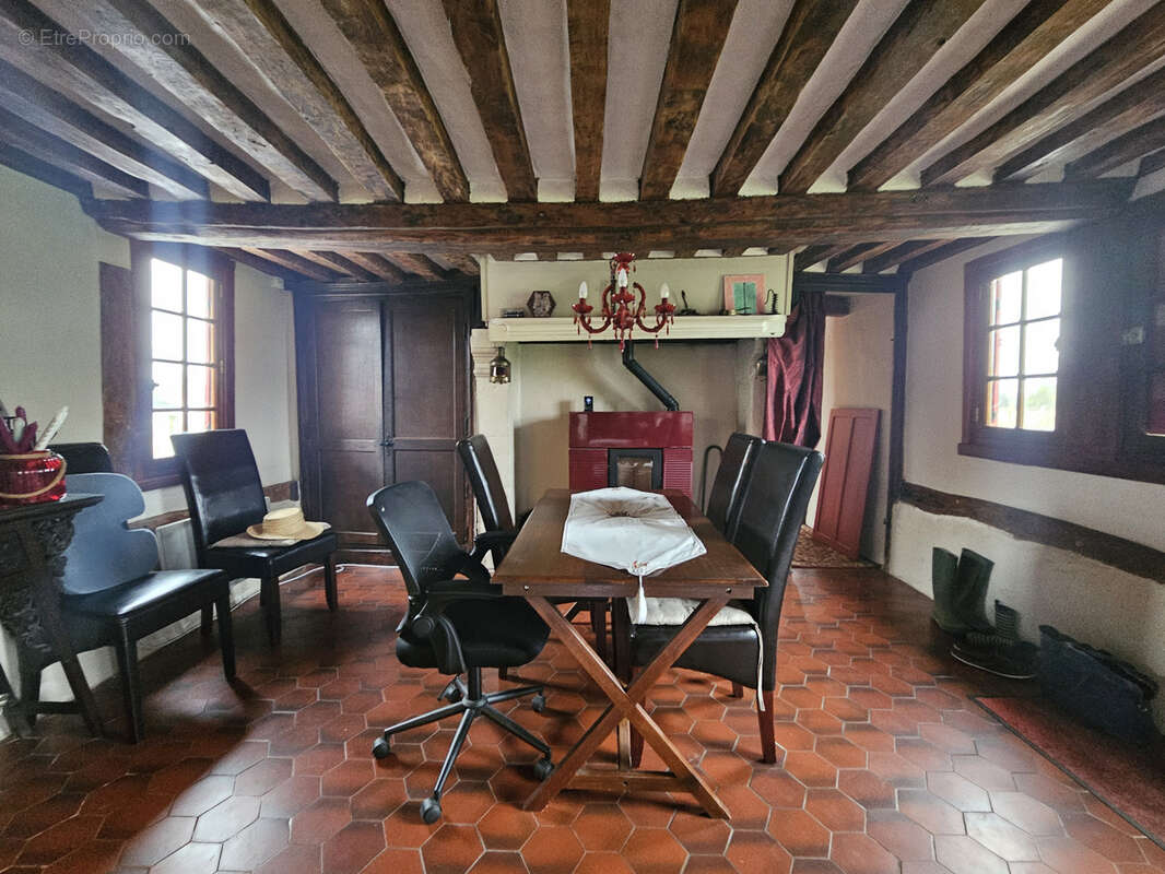 Maison à CORMEILLES