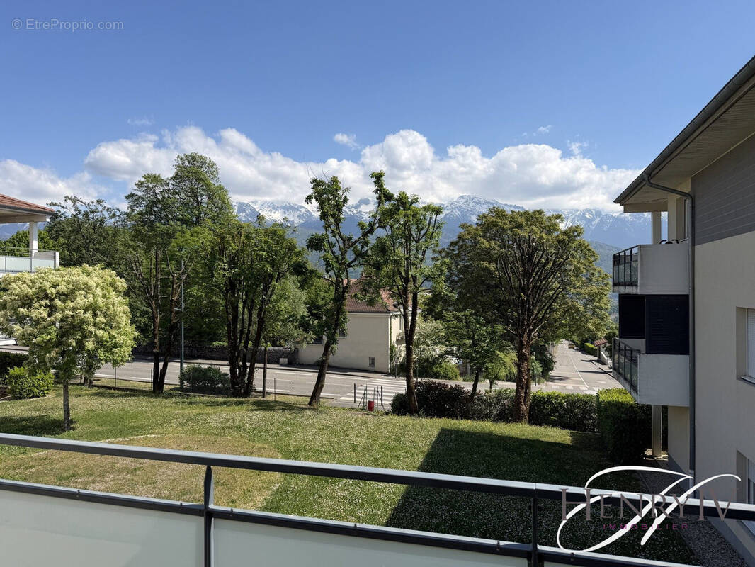Appartement à SAINT-ISMIER