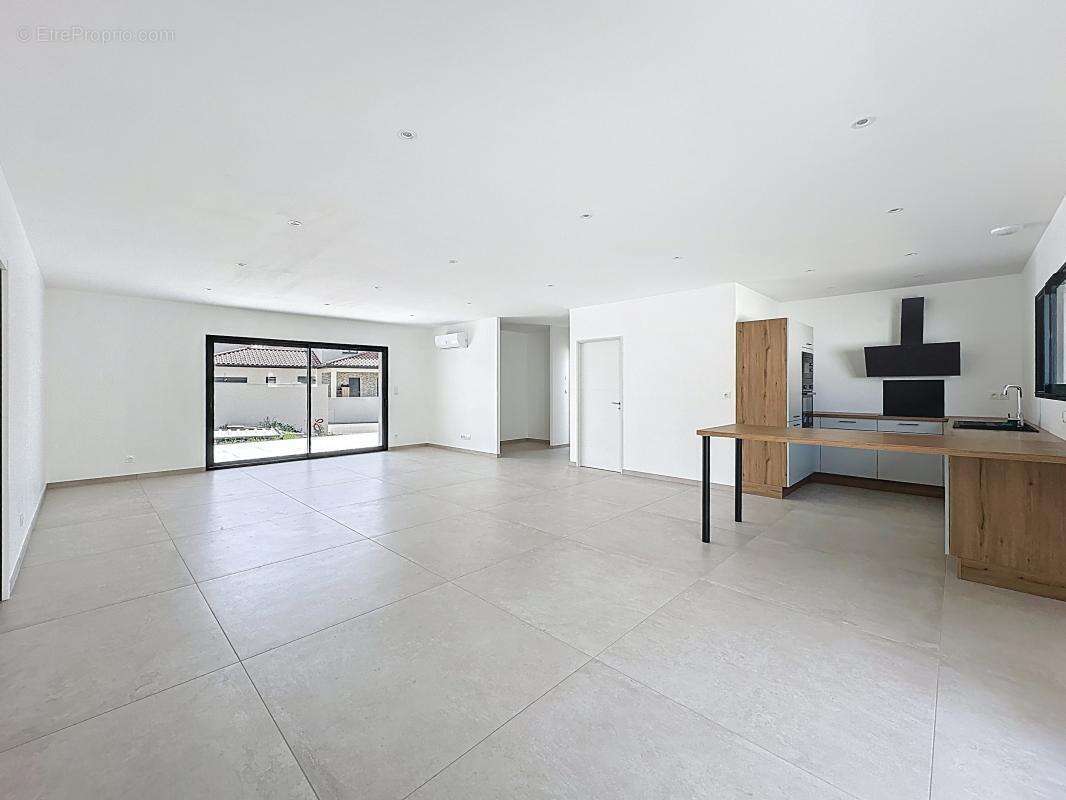 Maison à LE PEAGE-DE-ROUSSILLON