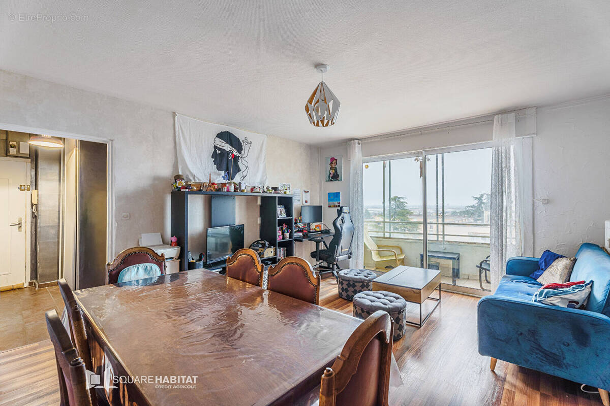 Appartement à CHENOVE