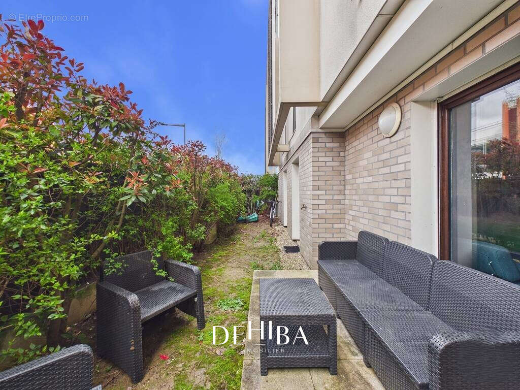 Appartement à LES PAVILLONS-SOUS-BOIS