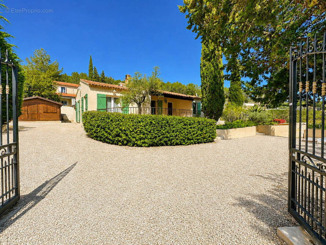 Maison à CARNOULES