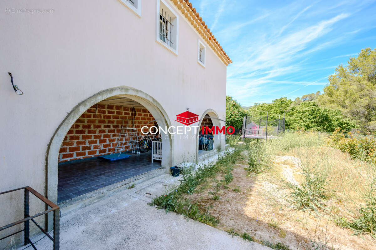 Maison à SOLLIES-TOUCAS