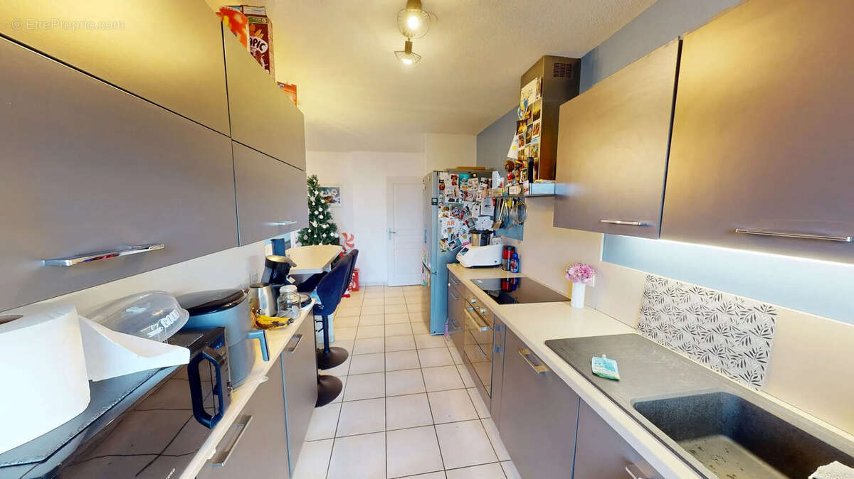 Appartement à SAINT-MARTIN-D'HERES