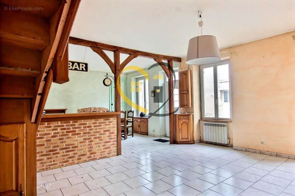 Maison à MEHUN-SUR-YEVRE